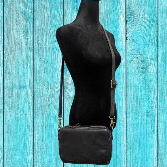 Wanderers Trieste Leather Crossbody Bag - Picture 4 of 13